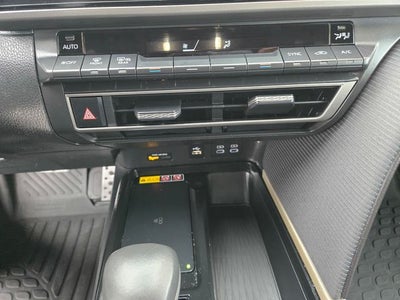 2025 Toyota Camry SE Sedan