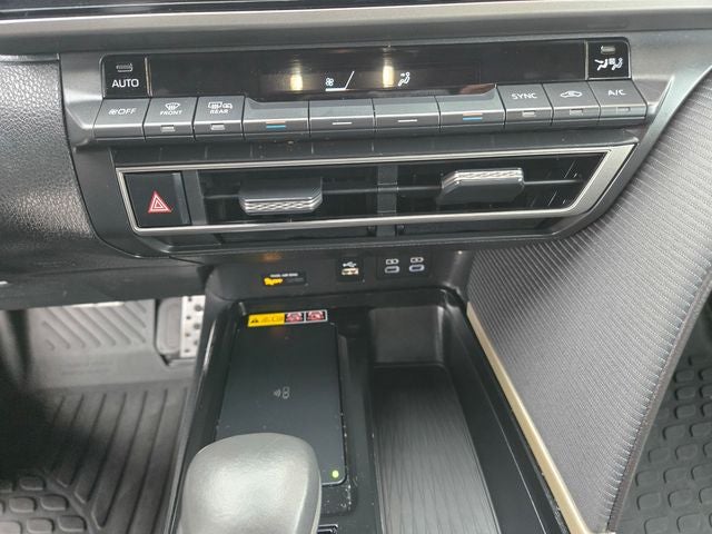 2025 Toyota Camry SE Sedan