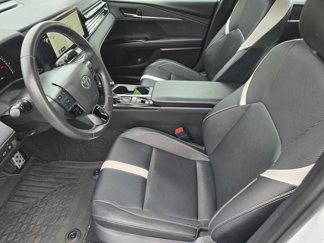 2025 Toyota Camry SE Sedan