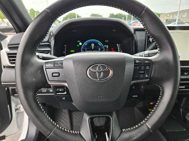 2025 Toyota Camry SE Sedan