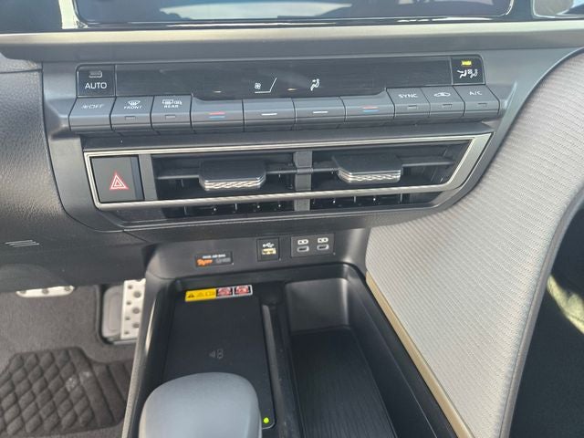 2025 Toyota Camry SE AWD