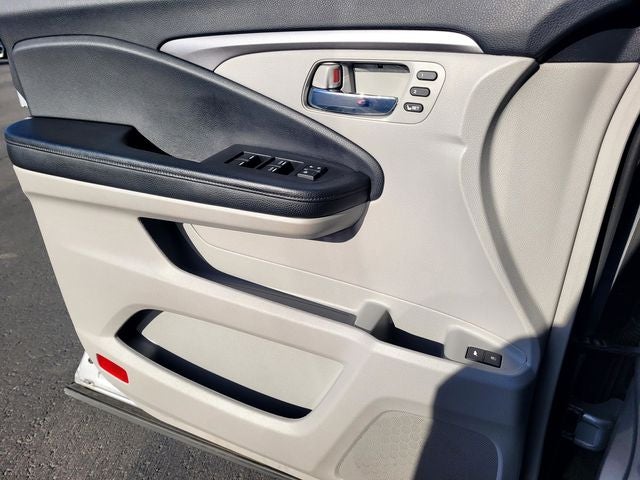 2021 Honda Pilot EX-L AWD W/ Leather and Moonroof