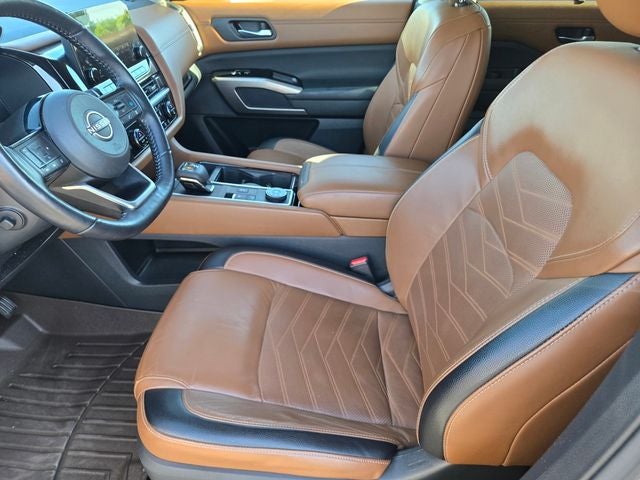 2022 Nissan Pathfinder Platinum