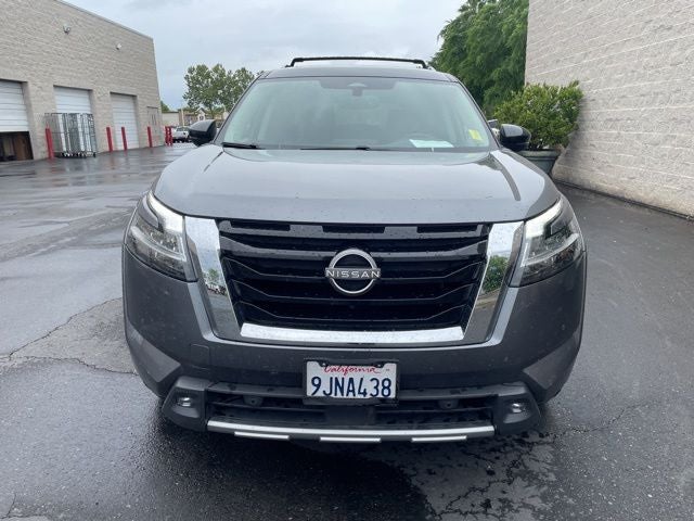 2022 Nissan Pathfinder Platinum