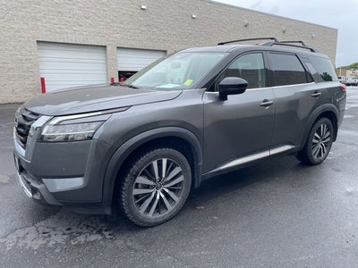 2022 Nissan Pathfinder Platinum