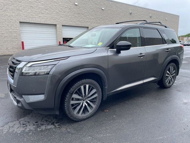 2022 Nissan Pathfinder Platinum
