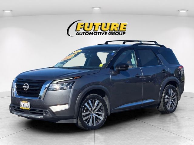 2022 Nissan Pathfinder Platinum