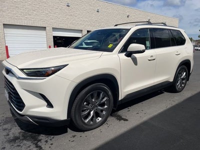 2024 Toyota Grand Highlander Limited FWD W/ Navigation and JBL Audio