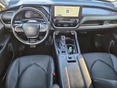 2025 Toyota Grand Highlander Platinum AWD W/ Navigation and JBL AUdio