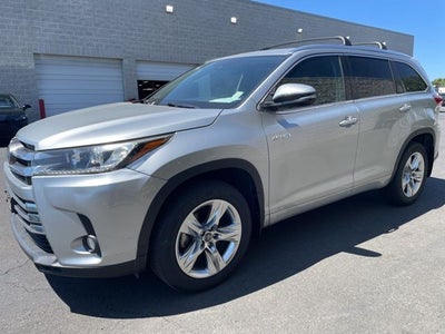2017 Toyota Highlander Hybrid Limited AWD W/ JBL Audio and Navigation