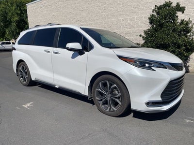 2025 Toyota Sienna Platinum 7 Passenger