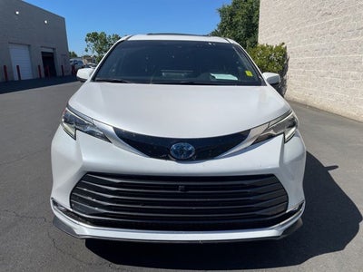 2025 Toyota Sienna Platinum 7 Passenger