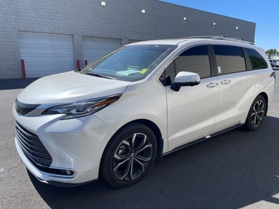 2025 Toyota Sienna Platinum 7 Passenger