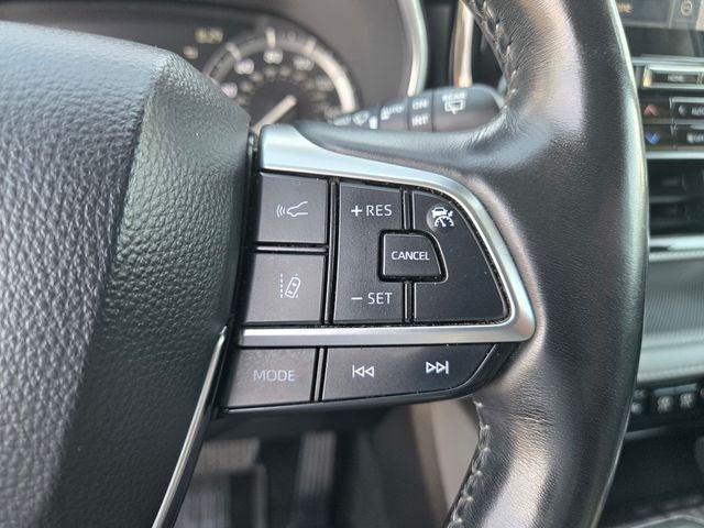 2021 Toyota Highlander Platinum AWD W/ Navigation and Panoramic Roof