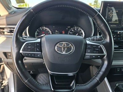 2021 Toyota Highlander Platinum AWD W/ Navigation and Panoramic Roof