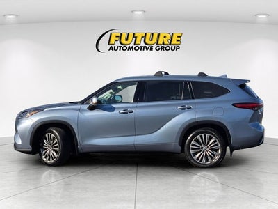 2021 Toyota Highlander Platinum AWD W/ Navigation and Panoramic Roof