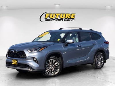 2021 Toyota Highlander Platinum AWD W/ Navigation and Panoramic Roof