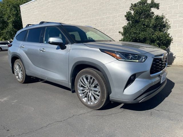 2022 Toyota Highlander Platinum AWD W/ Navigation and JBL Audio