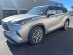 2022 Toyota Highlander Platinum AWD W/ Navigation and JBL Audio