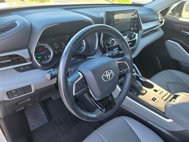 2021 Toyota Highlander Hybrid XLE AWD W/ Leather
