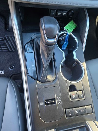 2021 Toyota Highlander Hybrid XLE AWD W/ Leather
