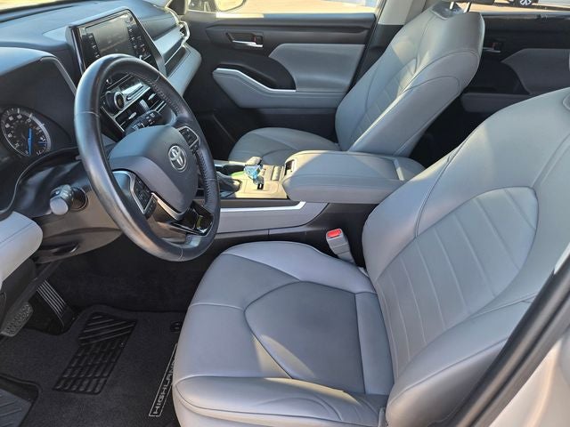 2021 Toyota Highlander Hybrid XLE AWD W/ Leather