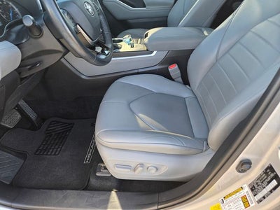 2021 Toyota Highlander Hybrid XLE AWD W/ Leather
