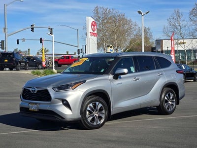 2021 Toyota Highlander Hybrid XLE AWD W/ Leather
