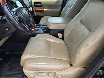 2022 Toyota Sequoia Platinum 4WD W/ Premium Audio and Navigation