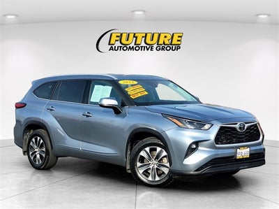 2022 Toyota Highlander XLE AWD