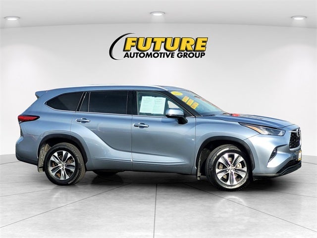 2022 Toyota Highlander XLE AWD
