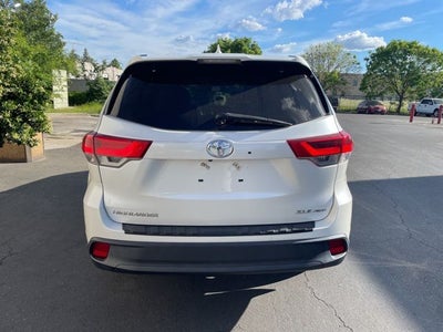 2019 Toyota Highlander XLE WD W/ Leather and Navigation
