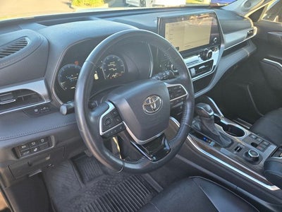 2023 Toyota Highlander Platinum