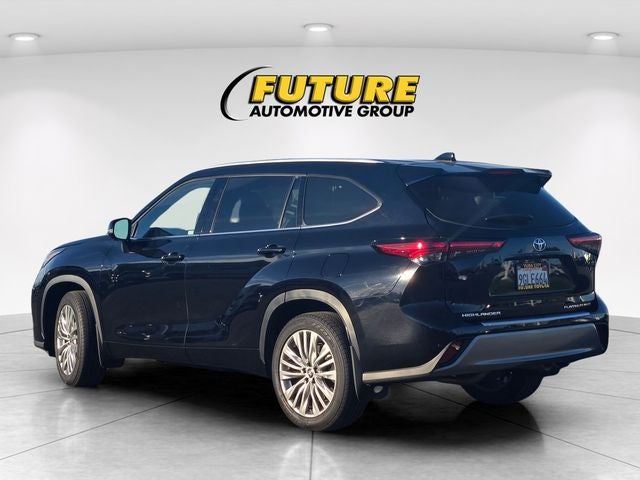 2023 Toyota Highlander Platinum