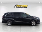 2025 Toyota Sienna LE 8 Passenger