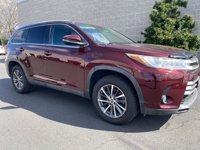 2019 Toyota Highlander XLE FWD W/ Navigation