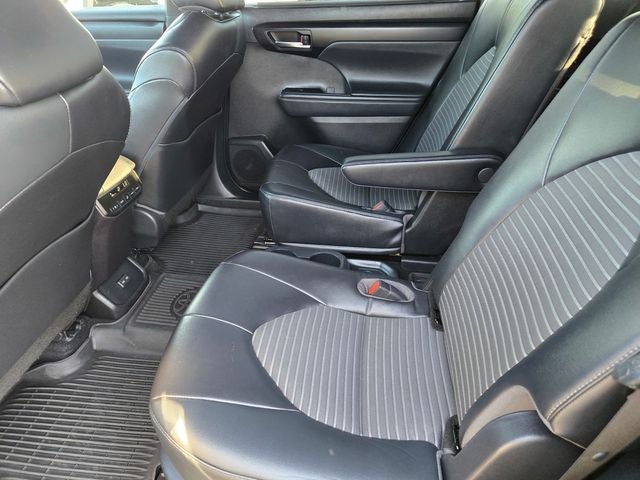 2022 Toyota Highlander XSE AWD W/ Moonroof