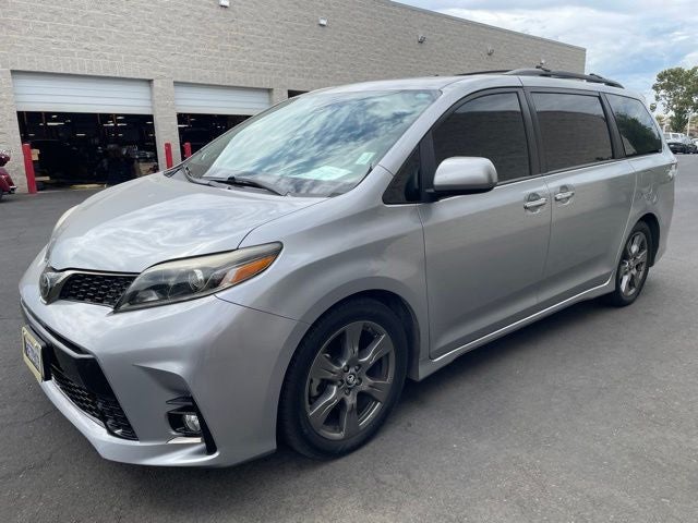 2018 Toyota Sienna SE Premium W/ Premium Pkg.