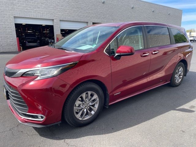 2021 Toyota Sienna XLE
