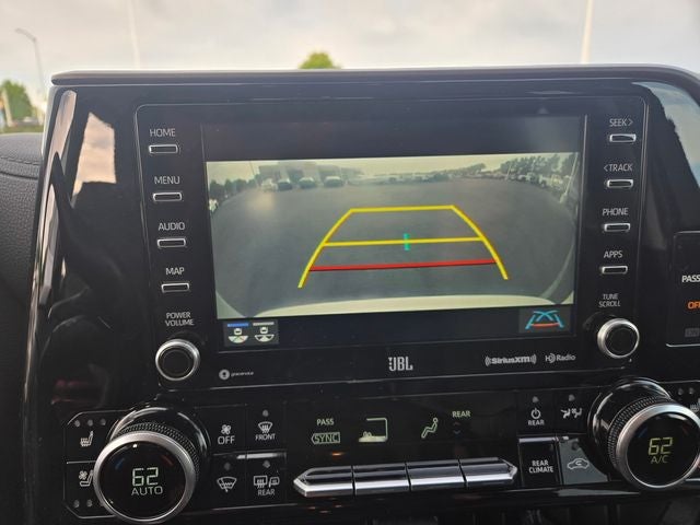 2021 Toyota Highlander Limited FWD W/ Leather and Navigation