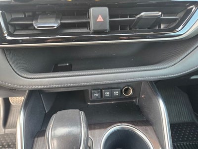 2021 Toyota Highlander Limited FWD W/ Leather and Navigation