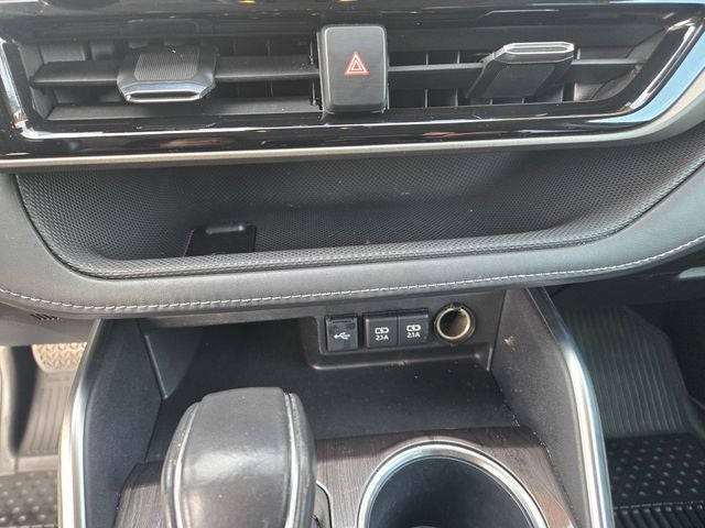 2021 Toyota Highlander Limited FWD W/ Leather and Navigation