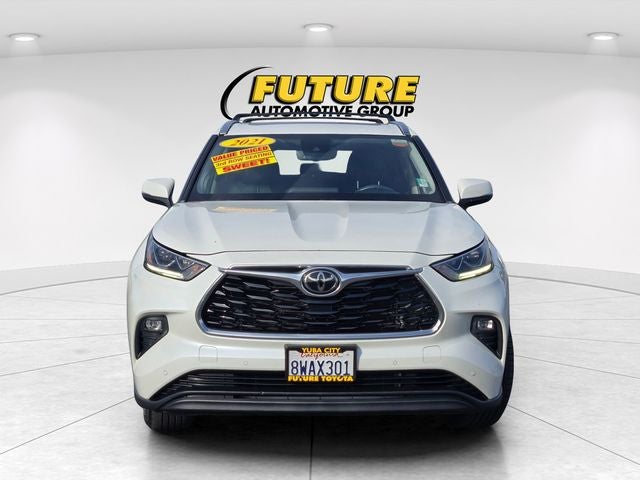 2021 Toyota Highlander Limited FWD W/ Leather and Navigation