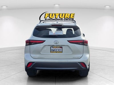 2021 Toyota Highlander Limited FWD W/ Leather and Navigation
