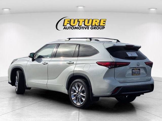 2021 Toyota Highlander Limited FWD W/ Leather and Navigation