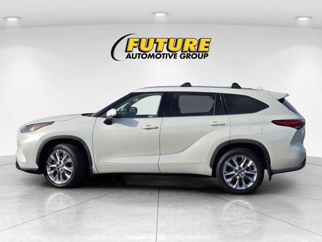 2021 Toyota Highlander Limited FWD W/ Leather and Navigation
