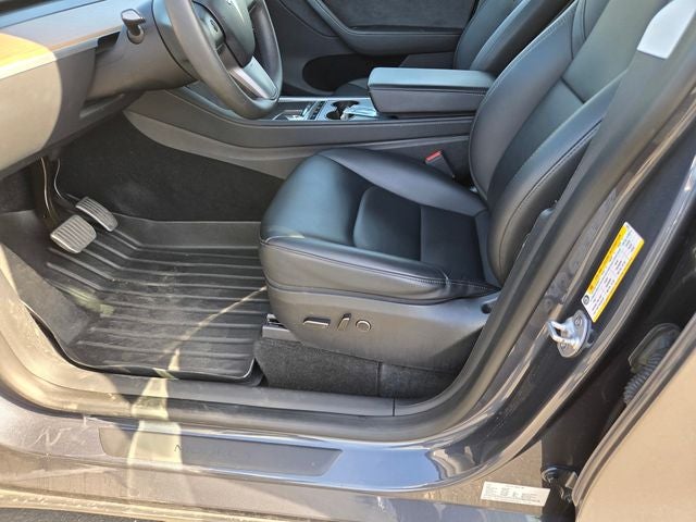 2023 Tesla Model Y Long Range AWD W. Navigation