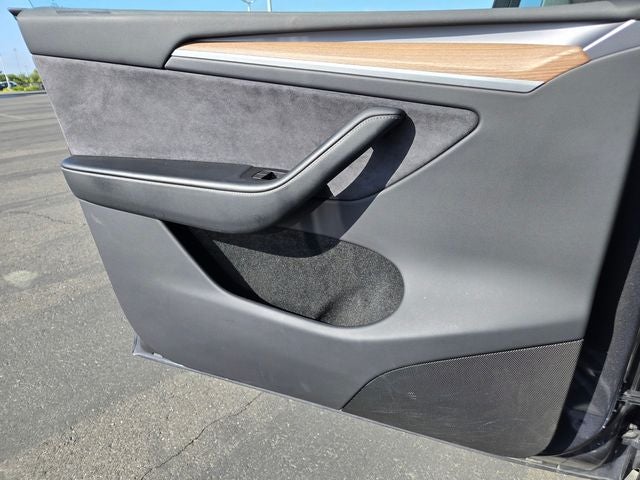 2023 Tesla Model Y Long Range AWD W. Navigation