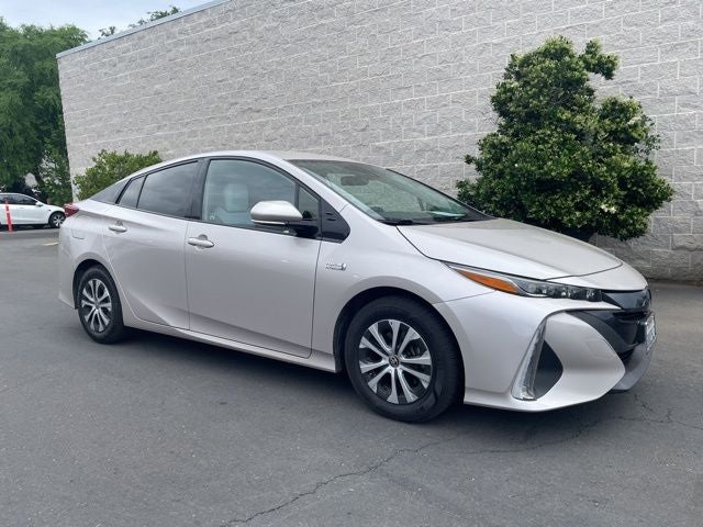 2020 Toyota Prius Prime XLE W/ Leather and Navigation