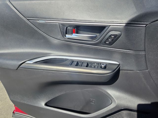 2023 Toyota Venza XLE AWD W/ Navigation
